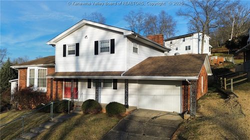 822 Whispering Way, South Charleston, WV, 25303-2727 | Card Image