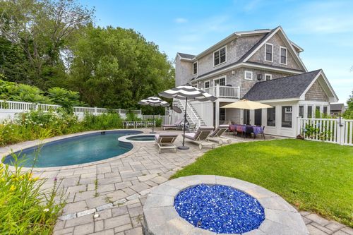 17 Intervale Road, York, ME, 03902 | Card Image
