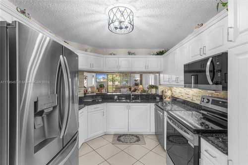 apt-205-2541 N Nob Hill Rd, Sunrise, FL, 33322-7122 | Card Image