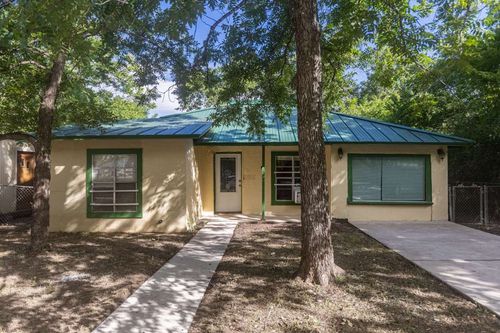 939 Field St, San Marcos, TX, 78666-7001 | Card Image