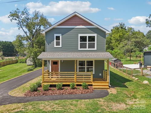 17 White Ave, Asheville, NC, 28803-1636 | Card Image