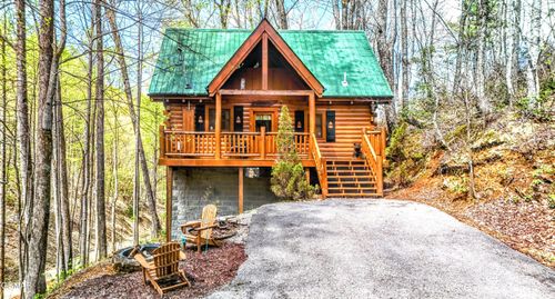 2310 Raymond Hollow Rd, Sevierville, TN, 37876-4921 | Card Image