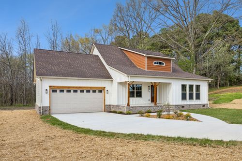 211 Majestic Dr, Decherd, TN, 37324-4052 | Card Image