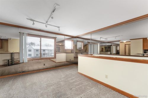 64 Rosebud Ln, Mount Clemens, MI, 48043-1477 | Card Image