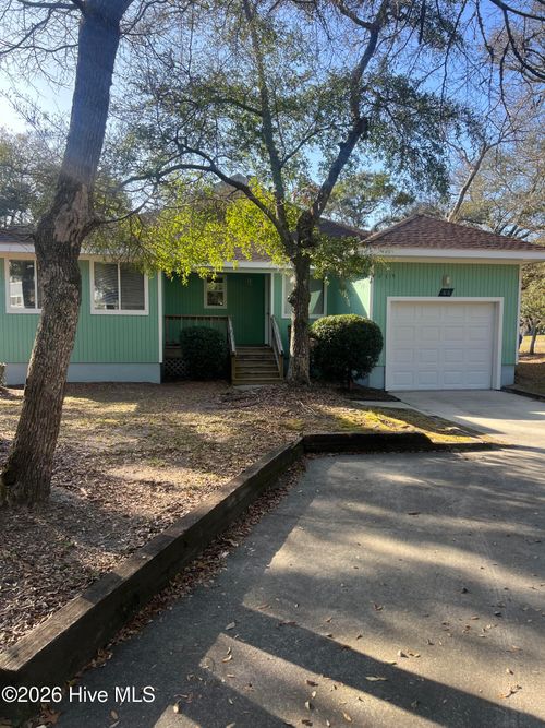 44 Pinehurst Dr, Oak Island, NC, 28465-8415 | Card Image