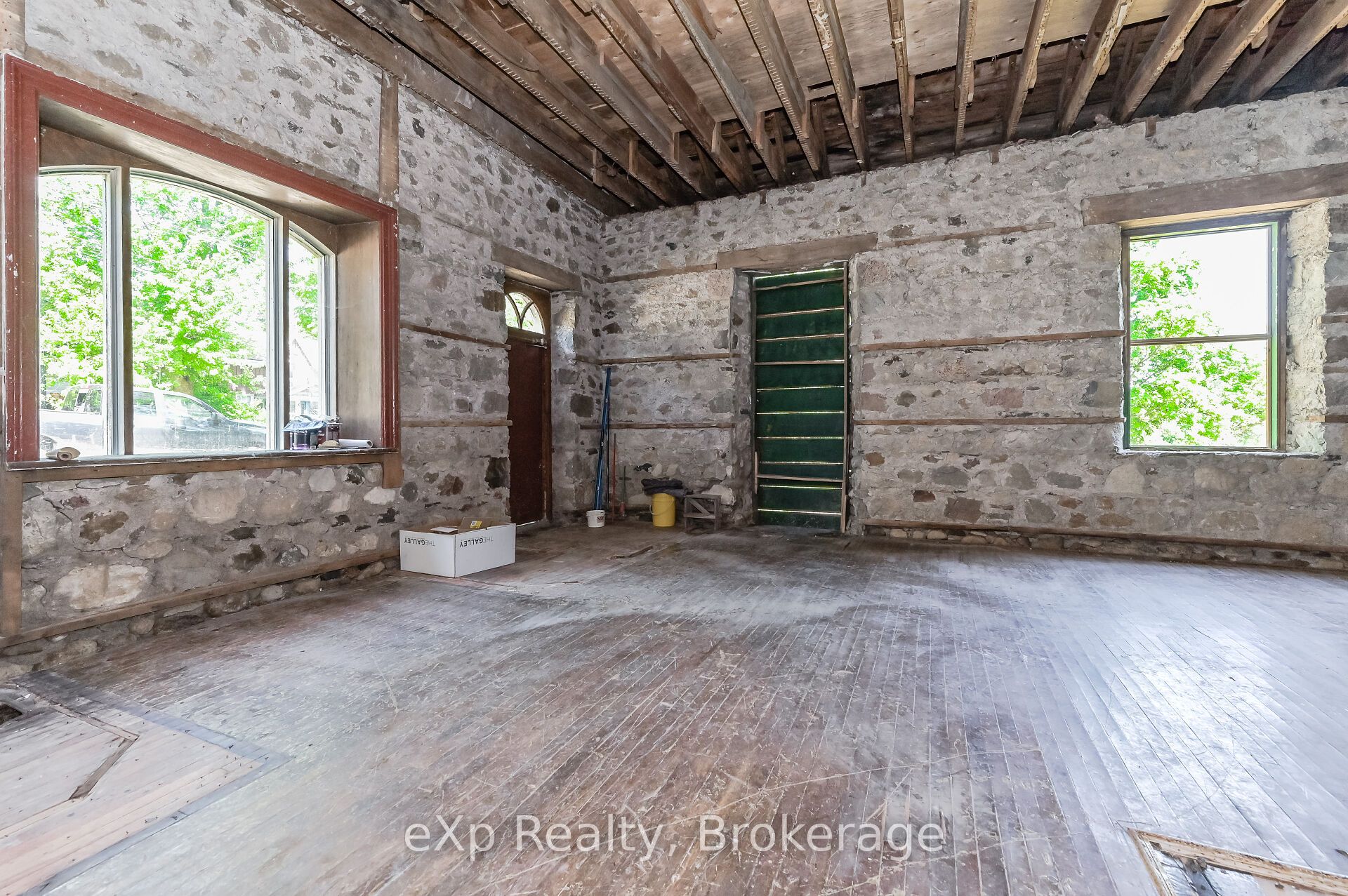 Commercial Lease in Centre Wellington 3