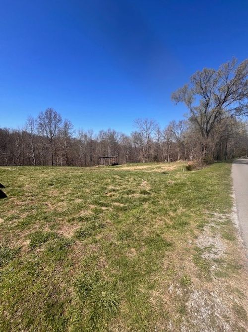 1021 Pumpkin Ave, Charlotte, TN, 37036-5321 | Card Image