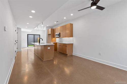4-3416 Cochrane St, Detroit, MI, 48208-2843 | Card Image