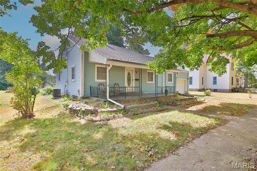 115 W South St, Nokomis, IL, 62075-1637 | Card Image