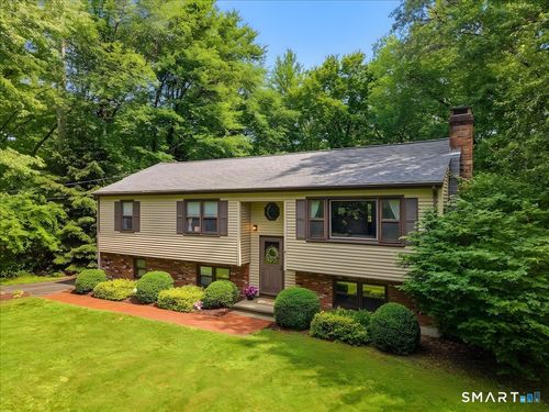 24 Dean Rd, East Lyme, CT, 06333-1413 | Card Image