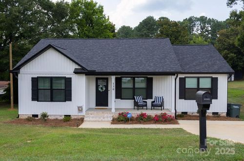 130 Manor Ave Sw, Concord, NC, 28025-5710 | Card Image