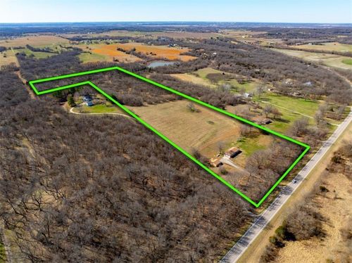 24069 Chieftain Rd, Lawrence, KS, 66044-7135 | Card Image