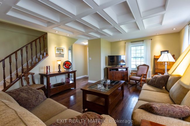 1467 Wade Rd, Home with 4 bedrooms, 2 bathrooms and 18 parking in Russell ON | Image 11