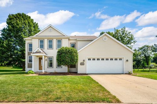 52088 Mallard Pointe Dr, Granger, IN, 46530-6227 | Card Image