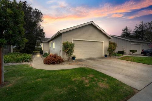 729 Helen Dr, Hollister, CA, 95023-6607 | Card Image
