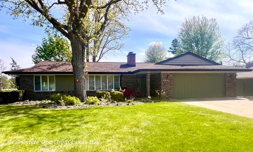 4749 Century Dr, Saginaw, MI, 48638-5613 | Card Image