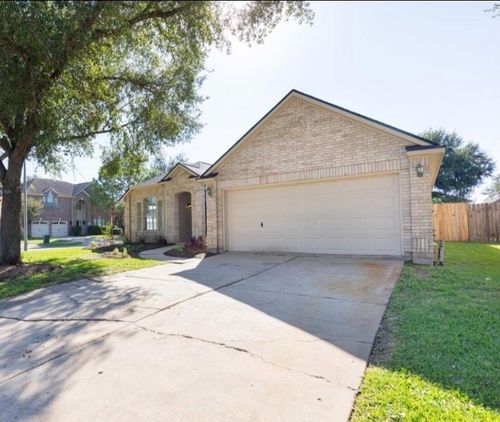 17238 Maple Hollow Dr, Sugar Land, TX, 77498-7389 | Card Image