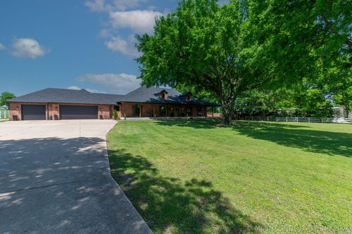 9225 E 116th St N, Owasso, OK, 74055-6584 | Card Image