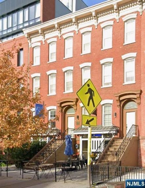 673 Bergen Ave, Jersey City, NJ, 07304-2645 | Card Image