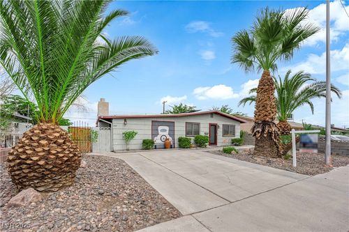 837 Salem Dr, Las Vegas, NV, 89107-3413 | Card Image