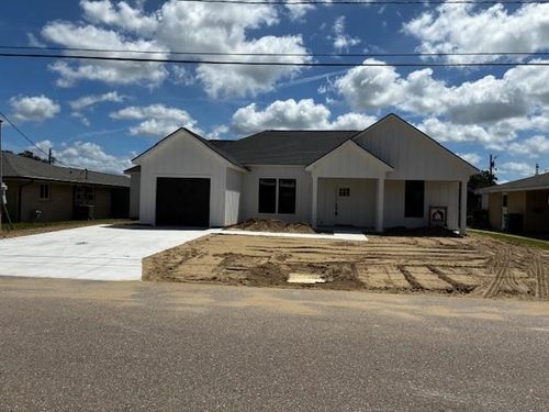 414 Spruce St, Norco, LA, 70079-2138 | Card Image