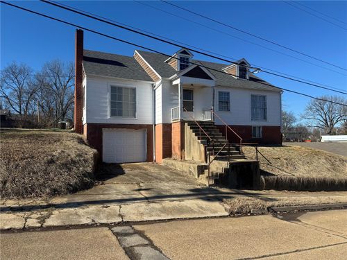 529 W Relief St, Poplar Bluff, MO, 63901-5203 | Card Image