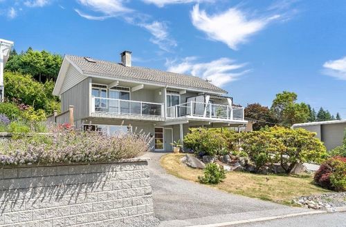 442 Monteray Ave, North Vancouver, BC, V7N3G2 | Card Image