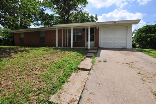 507 N Merrimac St, Weatherford, TX, 76086-3041 | Card Image