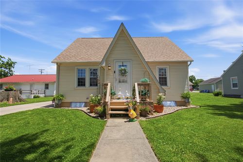 126 N 2nd St, Cowden, IL, 62422-4142 | Card Image