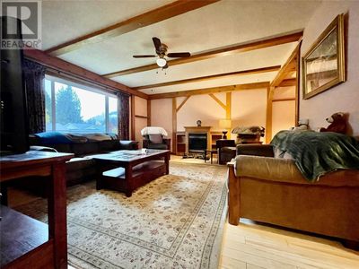 601 Yew Ave, House other with 3 bedrooms, 1 bathrooms and 3 parking in Sicamous BC | Image 3