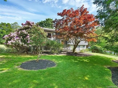 5 Van Gogh Ln, Airmont, NY, 10901-7728 | Card Image