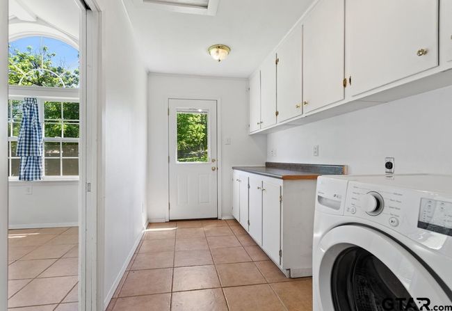 2213 Suanne Dr, House other with 3 bedrooms, 2 bathrooms and null parking in Tyler TX | Image 17