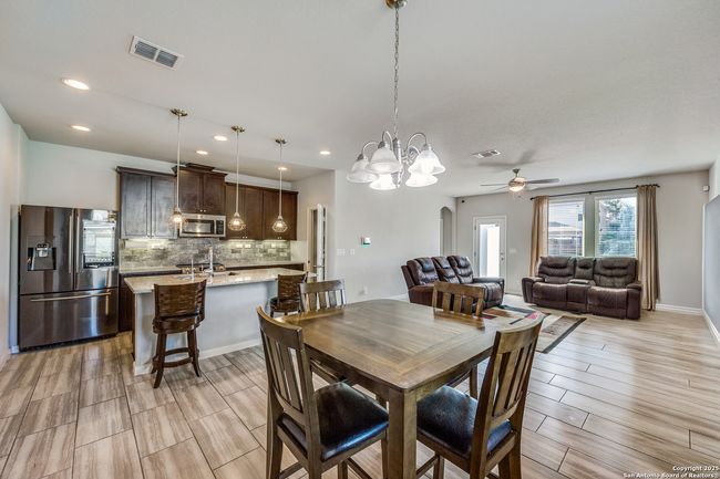 7939 Blackhawk Pass, House other with 4 bedrooms, 4 bathrooms and null parking in San Antonio TX | Image 9