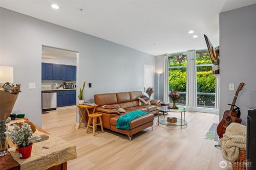 apt-113-3221 Sw Avalon Way, Seattle, WA, 98126-4423 | Card Image