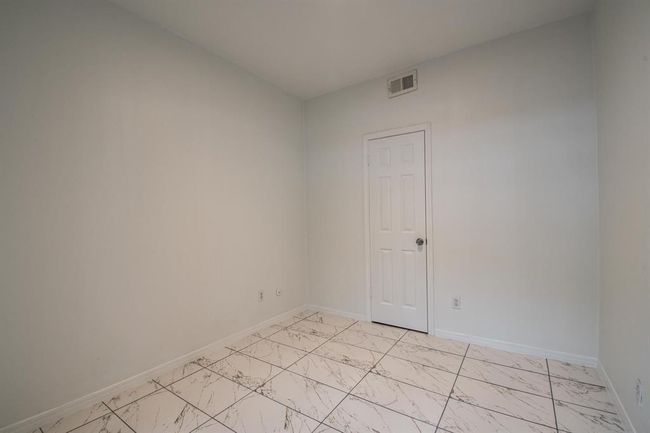 APT-3 - 1818 Augusta Dr, Townhouse with 2 bedrooms, 1 bathrooms and 1 parking in Houston TX | Image 13