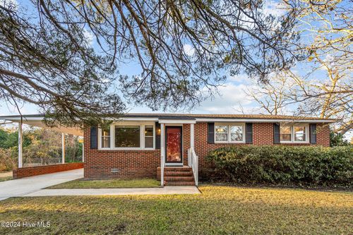 205 Regalwood Dr, Jacksonville, NC, 28546-8030 | Card Image