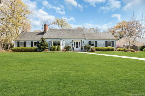 41 Yoakum Street, Oyster Bay, NY, 11735 | Card Image