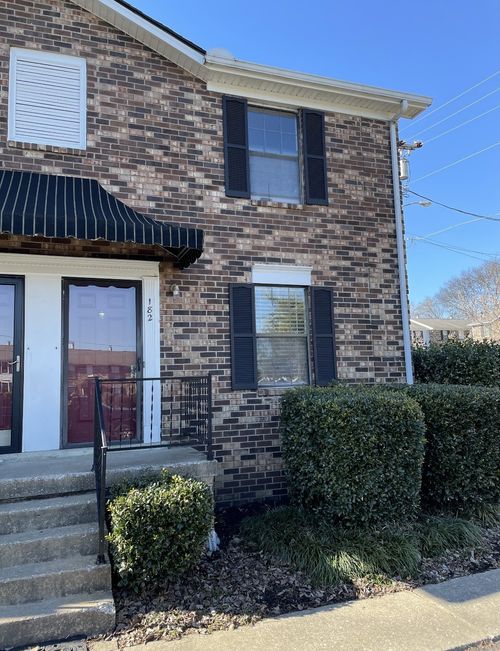 182 Edgewood Dr, Hendersonville, TN, 37075-4258 | Card Image