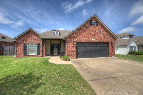 14210 S Toledo Ave, Bixby, OK, 74008-3794 | Card Image