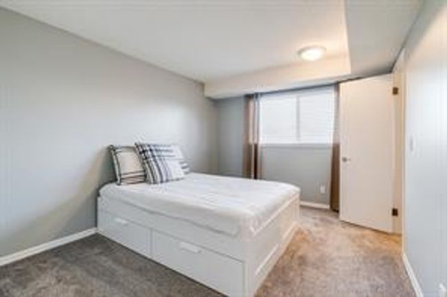 3 - 52 38a Ave Sw, Home with 2 bedrooms, 1 bathrooms and 1 parking in Calgary AB | Image 18