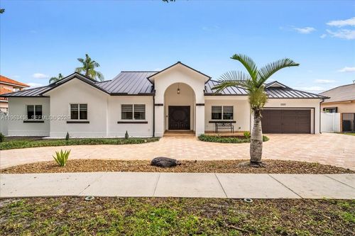 15507 Nw 82nd Ct, Miami Lakes, FL, 33016-5854 | Card Image