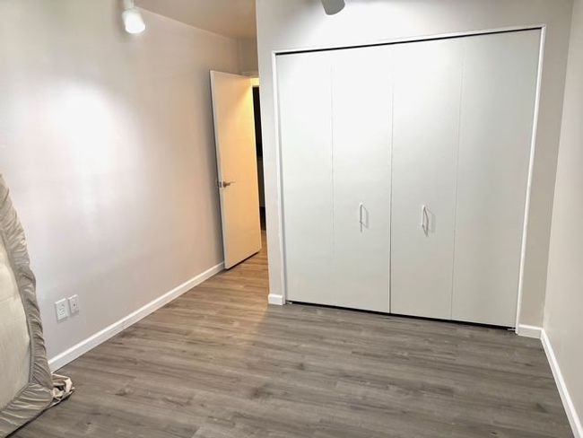 UNIT-82 - 32080 Grand River Ave, Condo with 2 bedrooms, 2 bathrooms and null parking in Farmington MI | Image 7