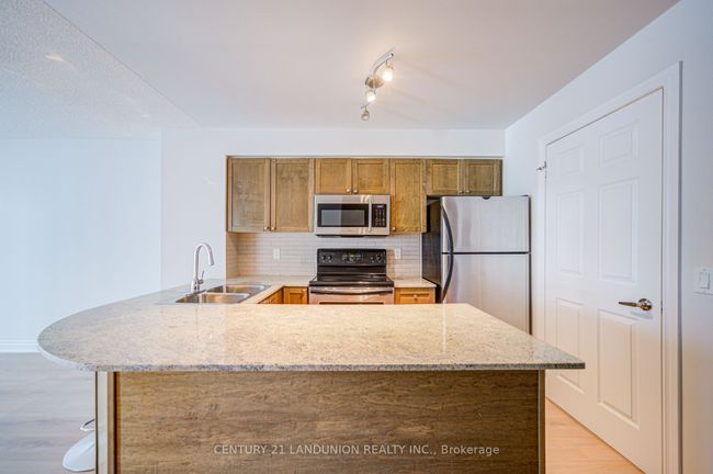 3406 - 763 Bay St, Condo with 2 bedrooms, 1 bathrooms and 1 parking in Toronto ON | Image 8