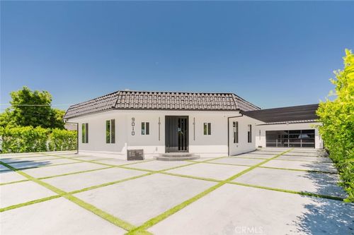 9010 Dempsey Ave, North Hills, CA, 91343-6312 | Card Image