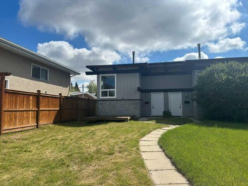 92A Queen Isabella Close Se, Calgary, AB, T2J3R1 | Card Image