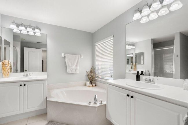 453 Rainbow Springs Ter, Townhouse with 3 bedrooms, 3 bathrooms and null parking in Royal Palm Beach FL | Image 15
