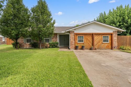 509 E Hayes Ave, Whitney, TX, 76692-2426 | Card Image