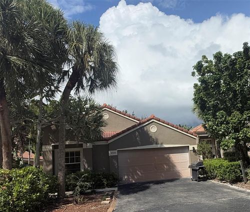 1050 Nw 108th Ave, Plantation, FL, 33322-7805 | Card Image