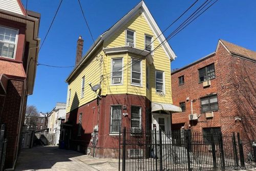 8315 Pettit Ave, Elmhurst, NY, 11373-2347 | Card Image