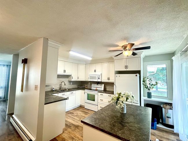 6207 48 B Ave, House detached with 5 bedrooms, 2 bathrooms and 5 parking in Camrose AB | Image 5